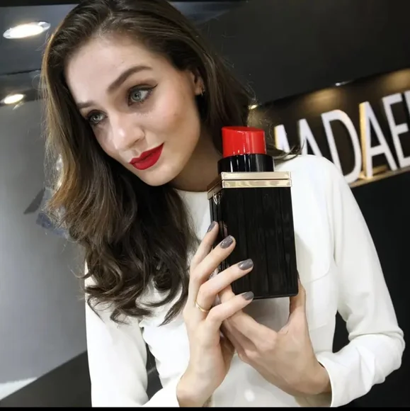 NEW Chic Mini Red Lipstick Shaped Crossbody Handbag - Picture 2 of 7